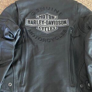 Authentic Harley Davidson Miss Enthusiast Black Leather Jacket Medium EUC‌